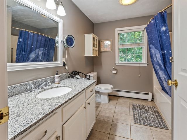 4 Commonwealth Ave, Auburn, MA 01501