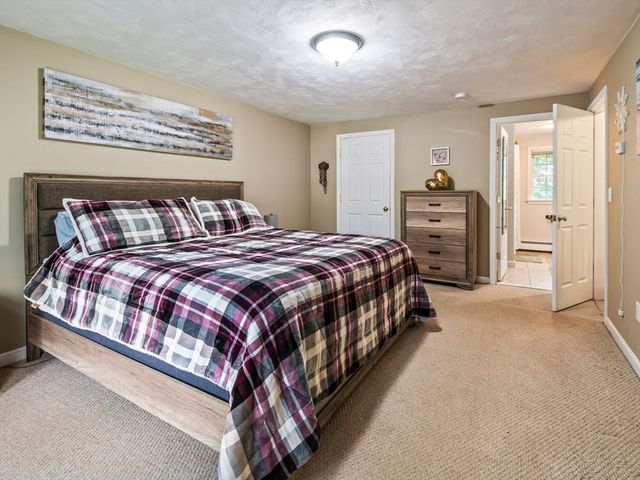 4 Commonwealth Ave, Auburn, MA 01501