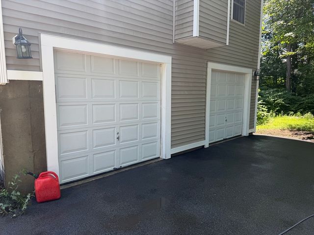 4 Commonwealth Ave, Auburn, MA 01501