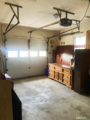 9 Belleau Avenue, Norwich, CT 06360