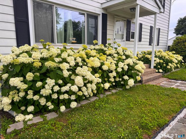 9 Belleau Avenue, Norwich, CT 06360