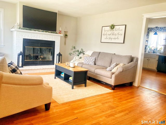 9 Belleau Avenue, Norwich, CT 06360