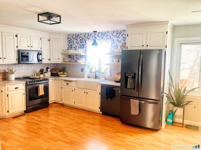 9 Belleau Avenue, Norwich, CT 06360