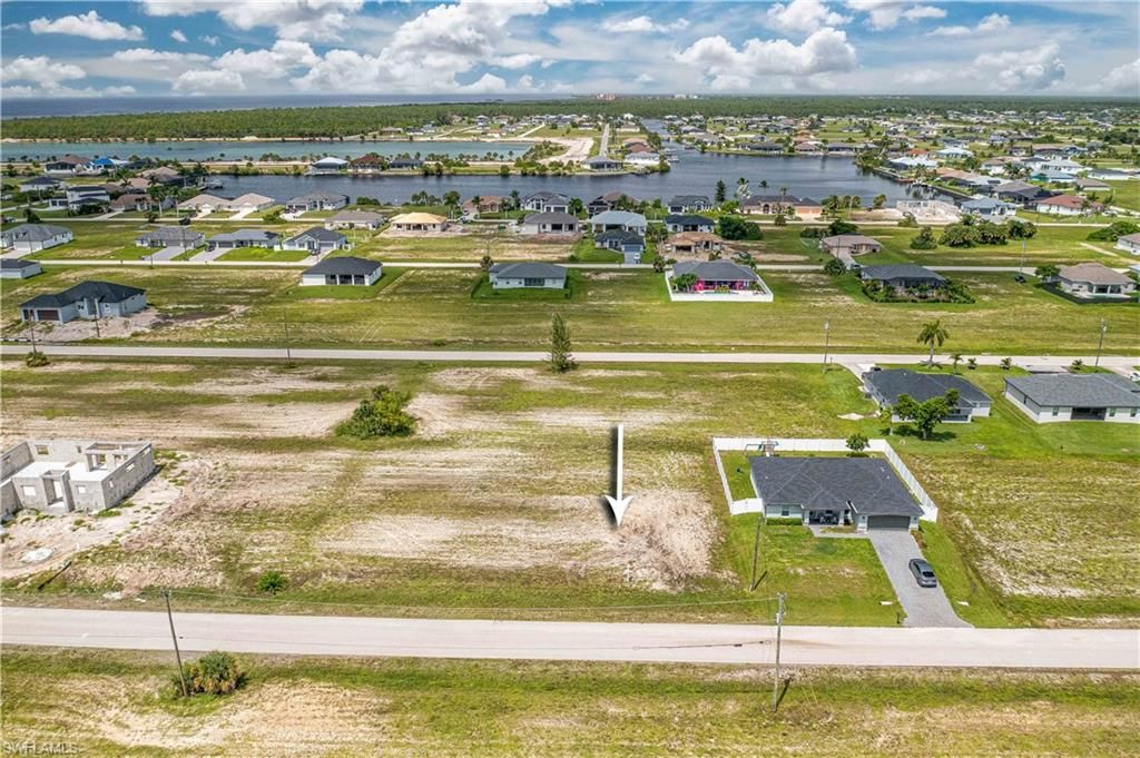 4233 NW 34th ST, CAPE CORAL, FL 33993 — photo 2
