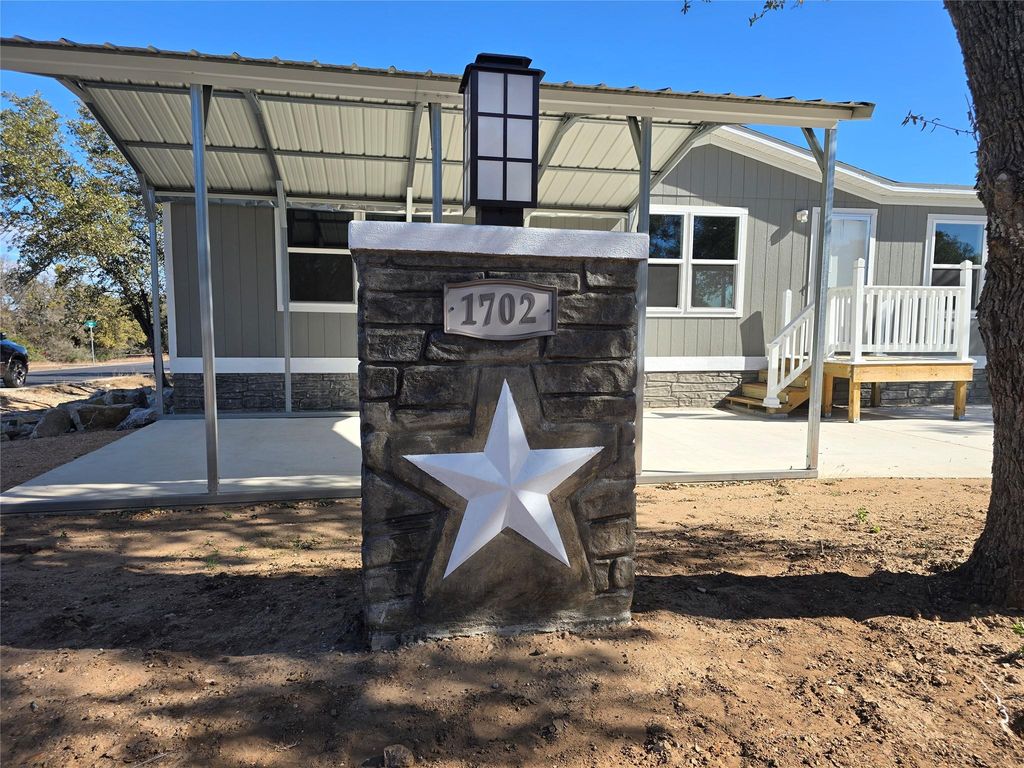 1702 Fox Foot DR, Horseshoe Bay, TX 78657