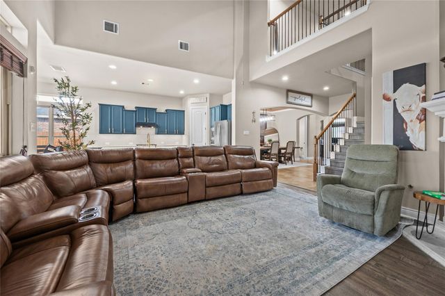 12411 Emerald Lane, Mont Belvieu, TX 77535