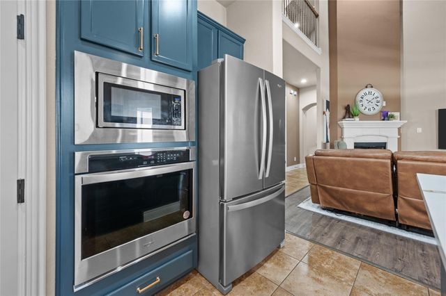 12411 Emerald Lane, Mont Belvieu, TX 77535