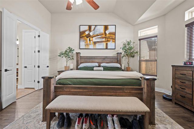 12411 Emerald Lane, Mont Belvieu, TX 77535