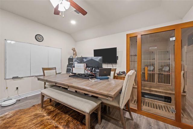 12411 Emerald Lane, Mont Belvieu, TX 77535