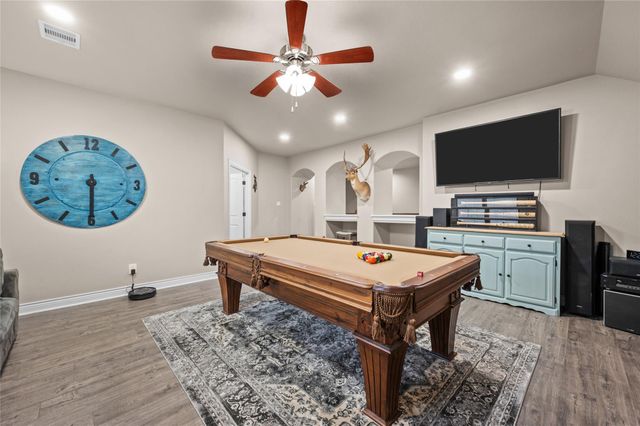12411 Emerald Lane, Mont Belvieu, TX 77535