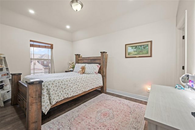 12411 Emerald Lane, Mont Belvieu, TX 77535