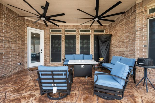 12411 Emerald Lane, Mont Belvieu, TX 77535