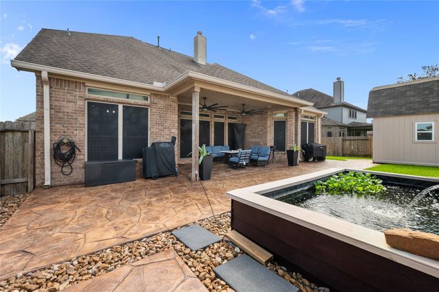 12411 Emerald Lane, Mont Belvieu, TX 77535