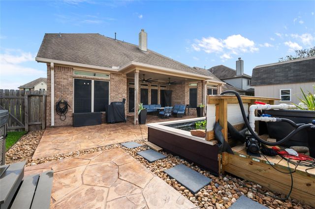 12411 Emerald Lane, Mont Belvieu, TX 77535