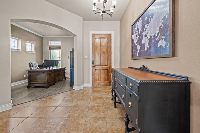 12411 Emerald Lane, Mont Belvieu, TX 77535