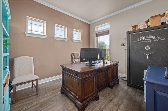 12411 Emerald Lane, Mont Belvieu, TX 77535