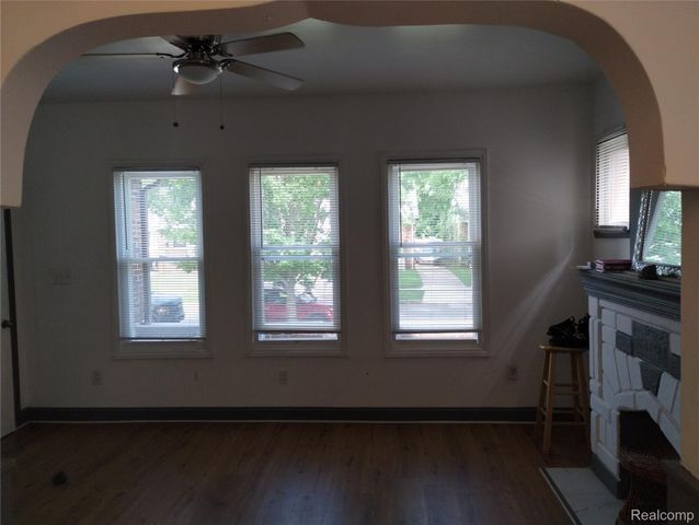 18633 Goulburn Street, Detroit, MI 48205