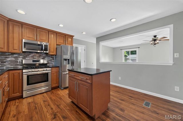 2815 Birch Tree Drive, St Charles, MO 63301