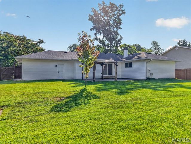 2815 Birch Tree Drive, St Charles, MO 63301