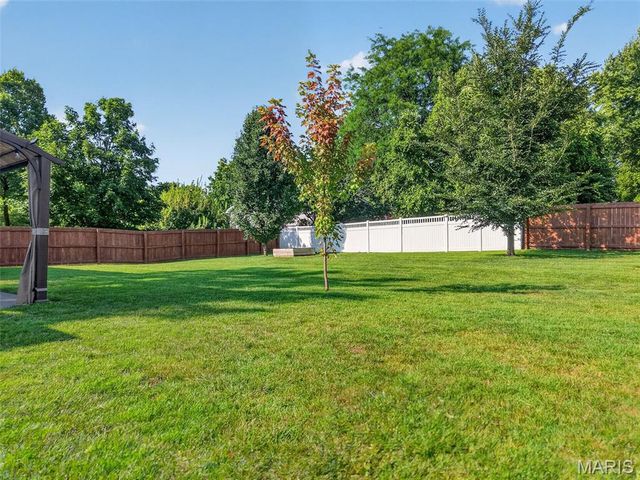 2815 Birch Tree Drive, St Charles, MO 63301