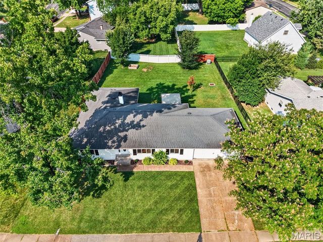 2815 Birch Tree Drive, St Charles, MO 63301