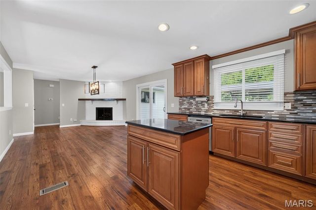 2815 Birch Tree Drive, St Charles, MO 63301