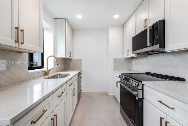 3590 S Ocean Boulevard 410, South Palm Beach, FL 33480