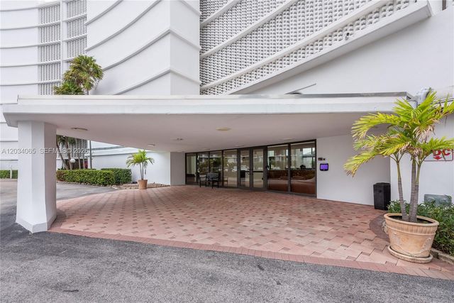 3590 S Ocean Boulevard 410, South Palm Beach, FL 33480