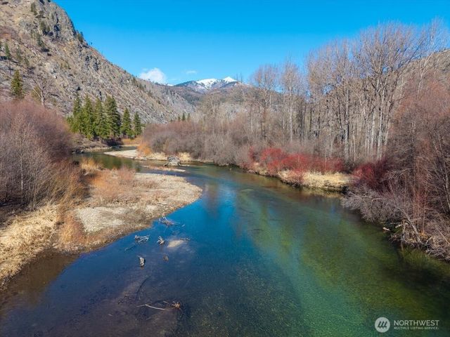 12821 Entiat River Road, Entiat, WA 98822