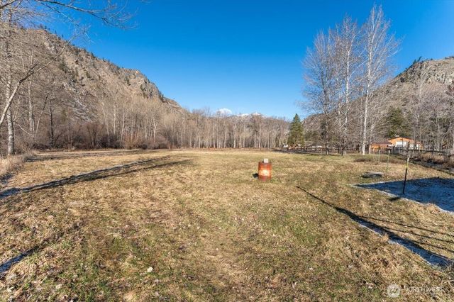 12821 Entiat River Road, Entiat, WA 98822