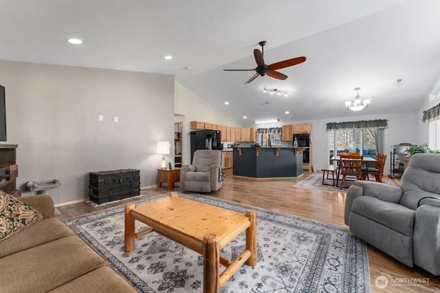 12821 Entiat River Road, Entiat, WA 98822