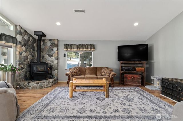 12821 Entiat River Road, Entiat, WA 98822