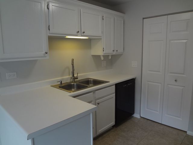 220 Brett Circle B, Wauconda, IL 60084