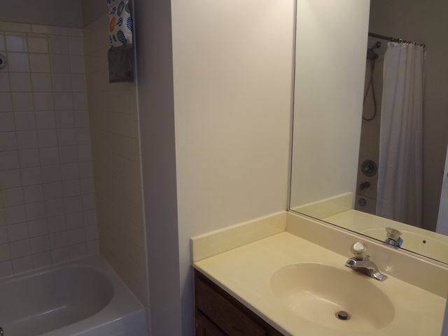 220 Brett Circle B, Wauconda, IL 60084