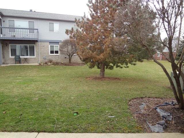 220 Brett Circle B, Wauconda, IL 60084