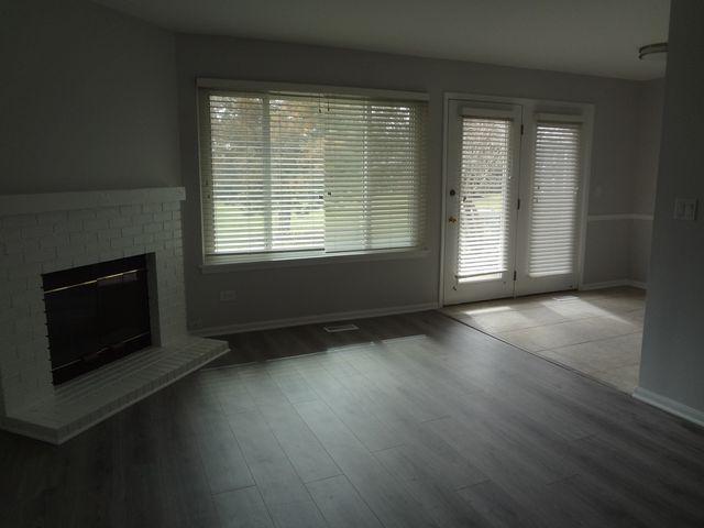 220 Brett Circle B, Wauconda, IL 60084