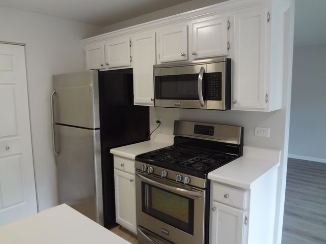 220 Brett Circle B, Wauconda, IL 60084