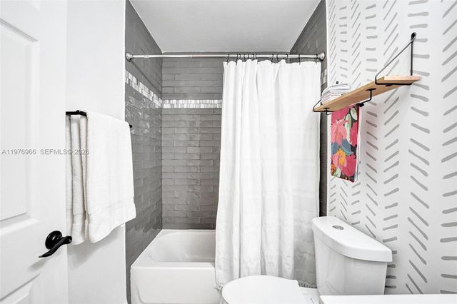 9304 Arborwood Cir, Davie, FL 33328