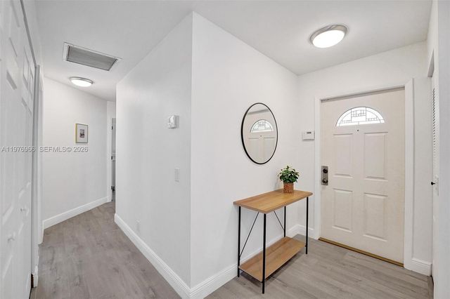 9304 Arborwood Cir, Davie, FL 33328