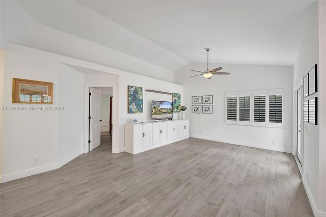 9304 Arborwood Cir, Davie, FL 33328