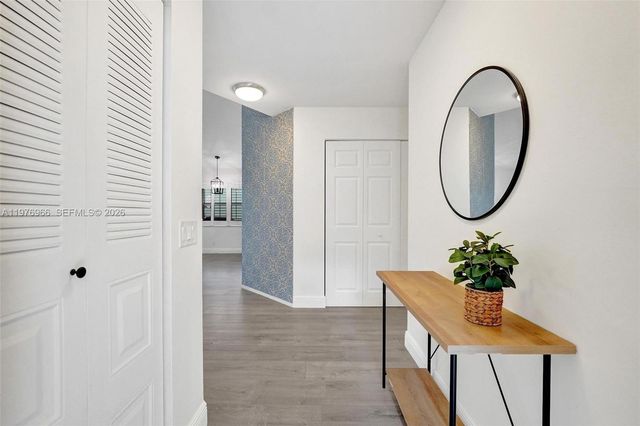 9304 Arborwood Cir, Davie, FL 33328