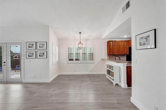 9304 Arborwood Cir, Davie, FL 33328