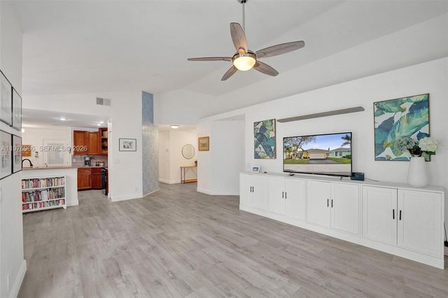 9304 Arborwood Cir, Davie, FL 33328