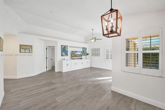 9304 Arborwood Cir, Davie, FL 33328