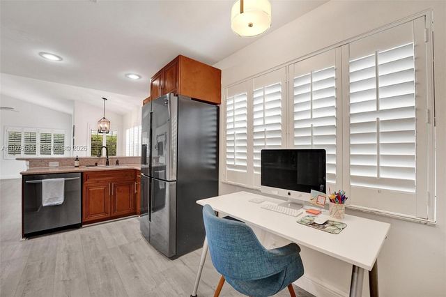 9304 Arborwood Cir, Davie, FL 33328