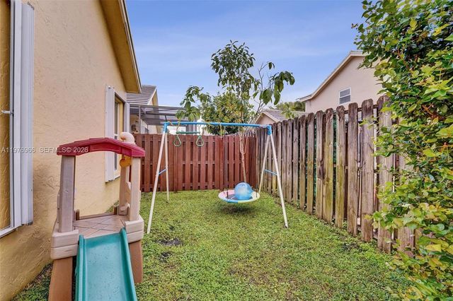 9304 Arborwood Cir, Davie, FL 33328