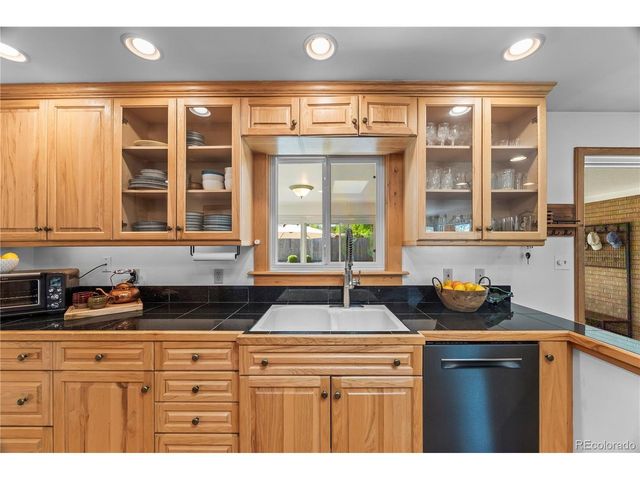 24 Rangeview Dr, Wheat Ridge, CO 80215