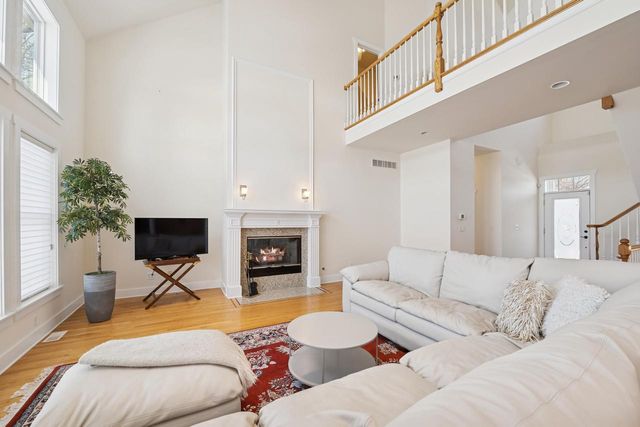 1530 Prestwick PLACE, Lake Geneva, WI 53147