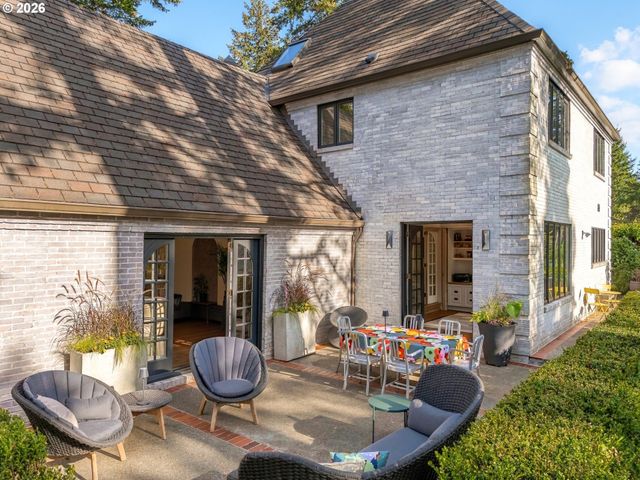 4422 Sw FAIRVIEW Blvd, Portland, OR 97221