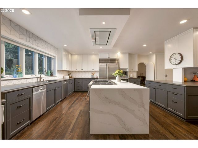 4422 Sw FAIRVIEW Blvd, Portland, OR 97221